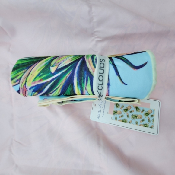 Beach Towel House of Clouds Microfiber Pineapple quick dry pool boat swim va… - Picture 4 of 5